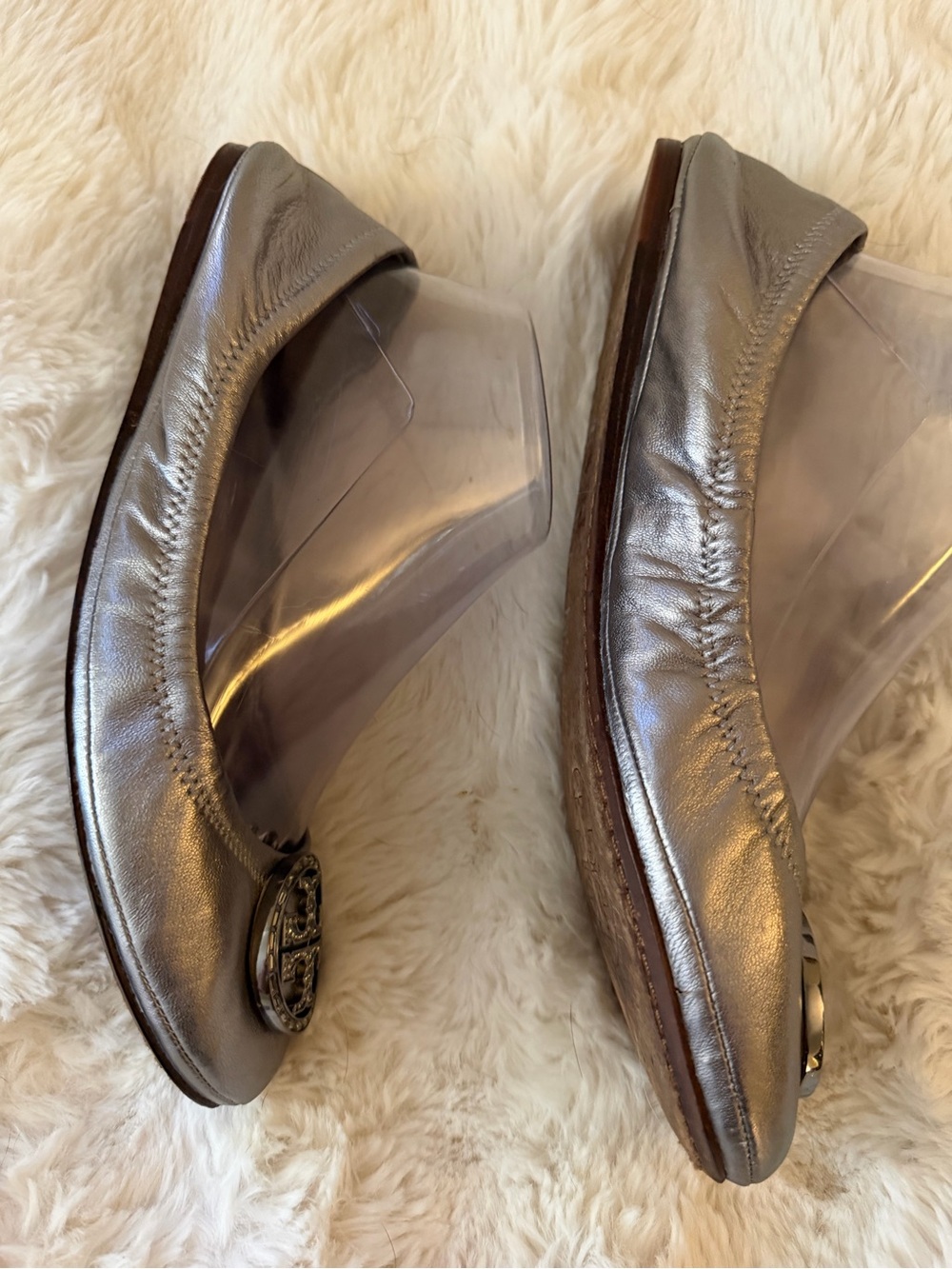 Tory Burch sz 9 great condition gun Metallic Silver Ballet Flats blinged TB logo - Picture 6 of 10
